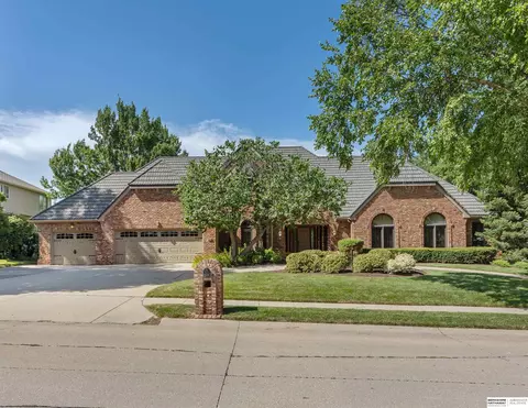 13512 Seward St, Omaha, NE 68154