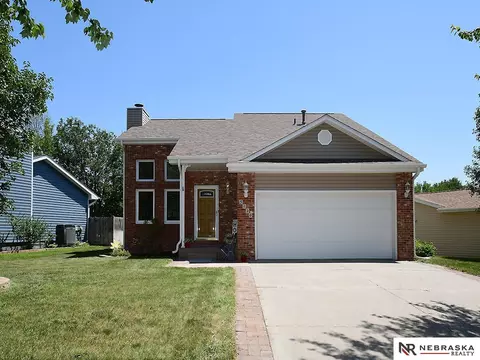 5120 NW 9th St, Lincoln, NE 68521
