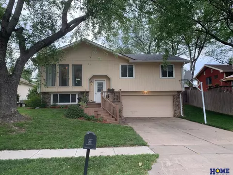 5841 NW Gary St, Lincoln, NE 68521