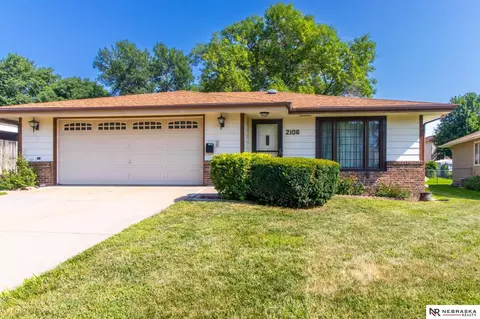 2106 Benton St, Lincoln, NE 68521