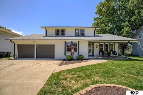 5724 S 107th St, Omaha, NE 68127