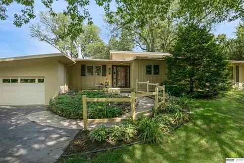 1005 Beverly Dr, Omaha, NE 68114