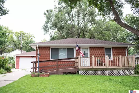 6809 Bethany Park Dr, Lincoln, NE 68505
