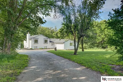 18605 Cornish Rd, Springfield, NE 68059
