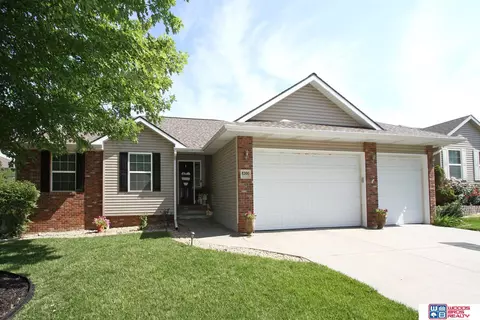 8200 Rainy River Rd, Lincoln, NE 68505