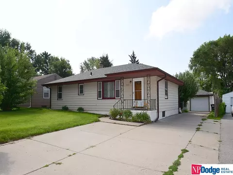 5707 Larimore Ave, Omaha, NE 68104