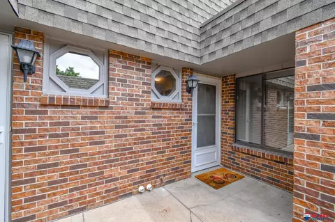 3408 Neerpark Dr, Lincoln, NE 68506