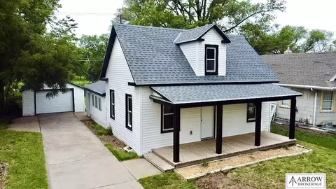2907 S 11 St, Lincoln, NE 68502