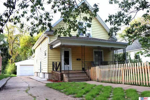 1336 Peach St, Lincoln, NE 68502