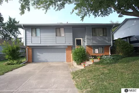705 W Leon Dr, Lincoln, NE 68521