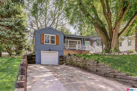 8545 Cuming St, Omaha, NE 68114