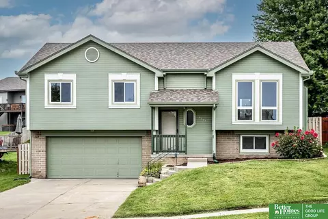 7717 N 83 St, Omaha, NE 68122