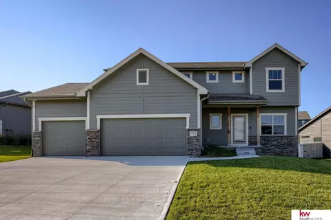 7029 N 172 St, Bennington, NE 68007