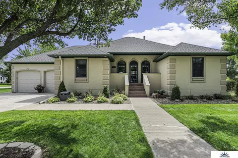 2617 E 12th St, Fremont, NE 68025