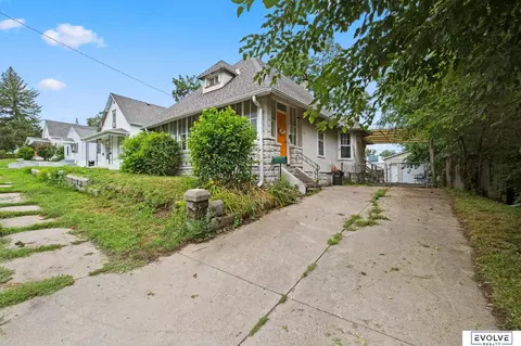3708 R St, Omaha, NE 68107