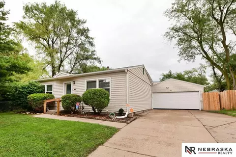 7517 S 41st St, Bellevue, NE 68147