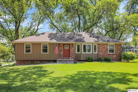 16505 Poppleton Ave, Omaha, NE 68130