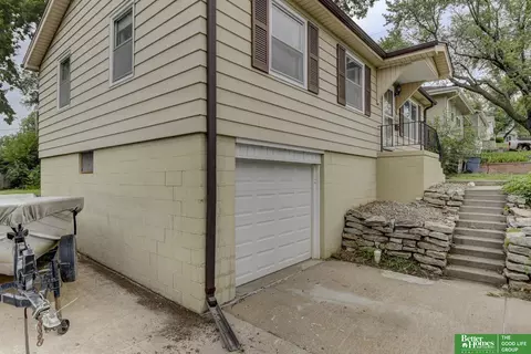 3616 S 89 St, Omaha, NE 68124