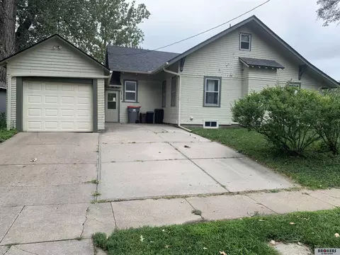 1512 S 33 St, Lincoln, NE 68506
