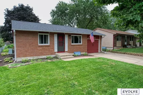 6206 Inverness Rd, Lincoln, NE 68512
