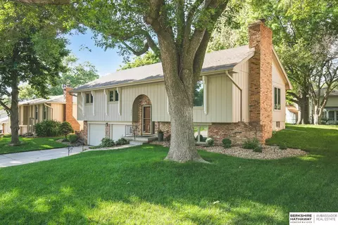 14812 Arbor St, Omaha, NE 68144