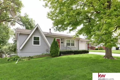 9341 Corby St, Omaha, NE 68134