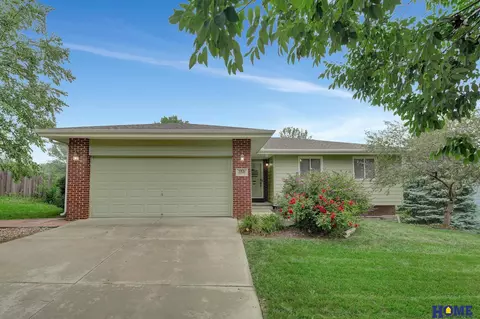 5321 Patmore Rd, Lincoln, NE 68516