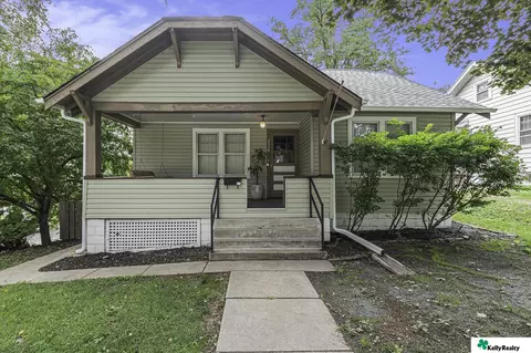 2524 S 34 St, Omaha, NE 68105