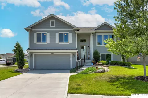 7702 N 87 St, Omaha, NE 68122