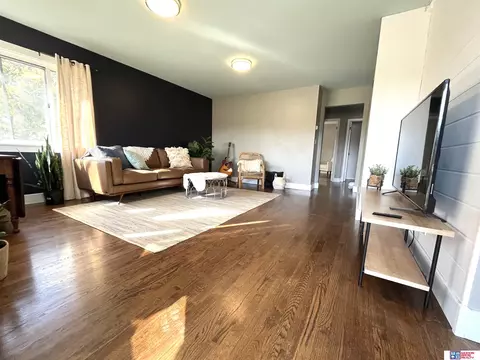 2002 Smith St, Lincoln, NE 68502