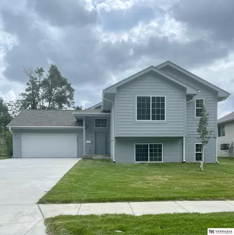 2859 Crown Point Ave, Omaha, NE 68111