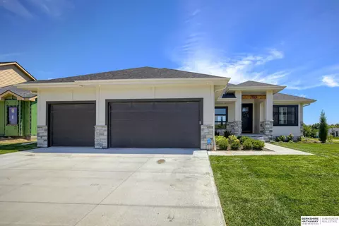 7815 N 167th Ave, Bennington, NE 68007