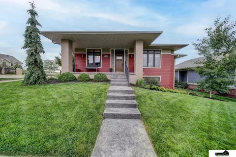 6014 Chartwell Ln, Lincoln, NE 68516