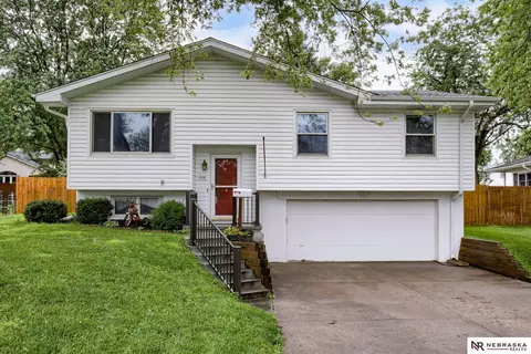 1116 Laport, Papillion, NE 68046