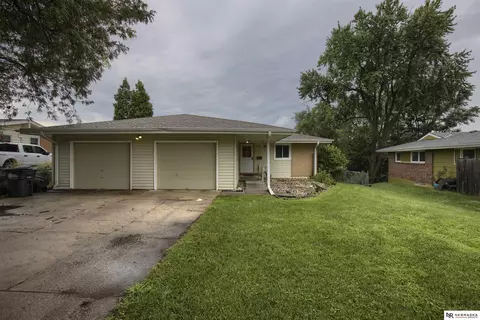8465 Browne, Omaha, NE 68134