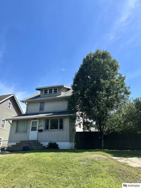4325 Decatur St, Omaha, NE 68111