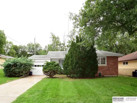 3857 Steele Ave, Lincoln, NE 68510