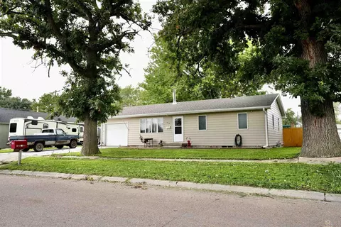415 N Academy Ave, York, NE 68467