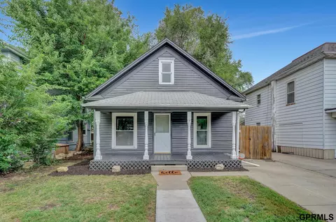 2728 W St, Lincoln, NE 68503