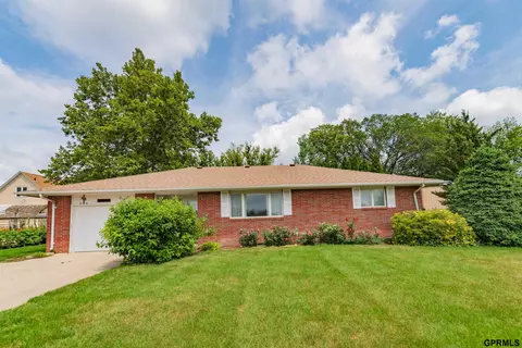 614 E Ave, Wisner, NE 68791