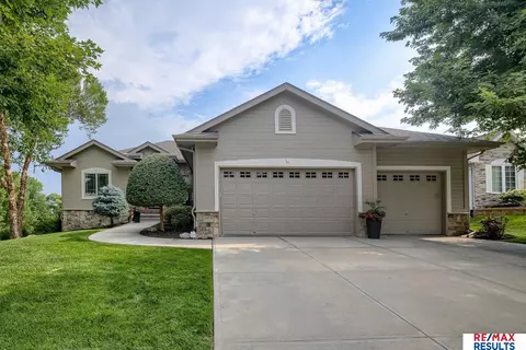 19651 Hickory St, Omaha, NE 68130