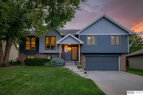 6226 N 103rd St, Omaha, NE 68134