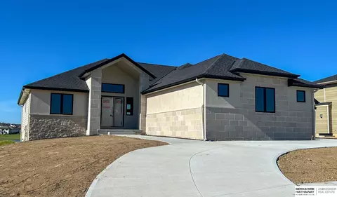 3343 S 206 St, Omaha, NE 68022