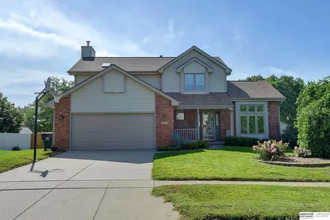 5018 Constitution Ave, Lincoln, NE 68521