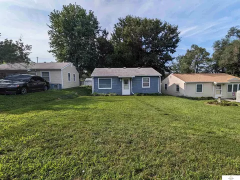 3819 Gertrude St, Bellevue, NE 68147