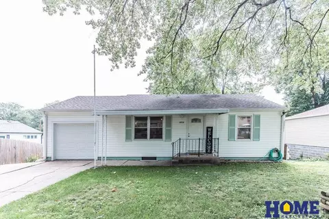 2712 S 36th St, Lincoln, NE 68506