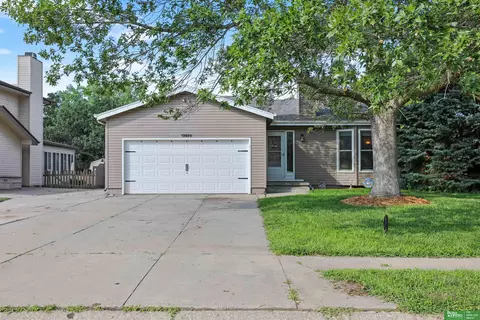 12820 Crown Point Ave, Omaha, NE 68164