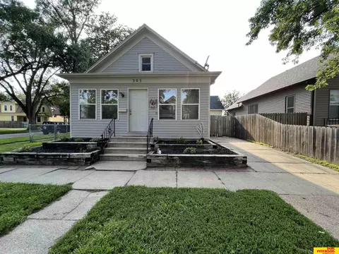 305 N Maple St, Fremont, NE 68025