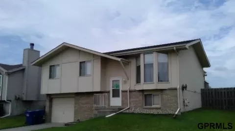 2533 NW 55th St, Lincoln, NE 68524