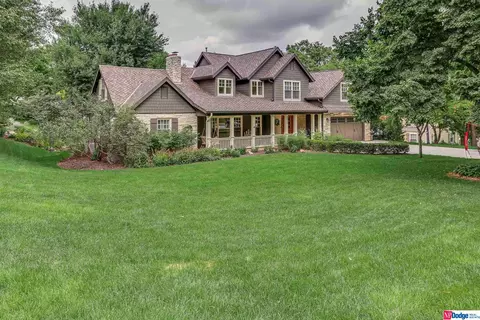 8010 Leavenworth St, Omaha, NE 68114